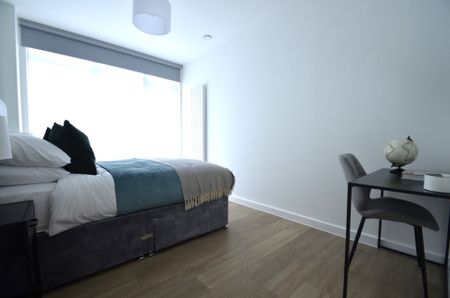 2 bedroom Ground floor flat to rent - Photo 3