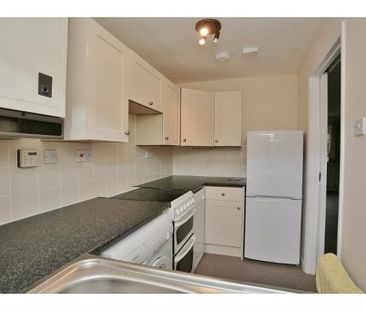 2 bedroom end of terrace house to rent - Photo 1