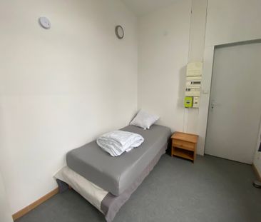 Location Appartement 1 pièce 15m² - Photo 3