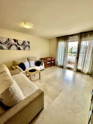 Alquiler de piso en Avenida Salvador Dalí - Photo 5