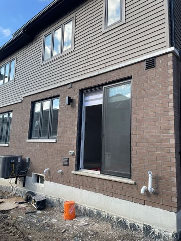 For Lease - 913 Douro Street, Stratford, Ontario - Photo 3