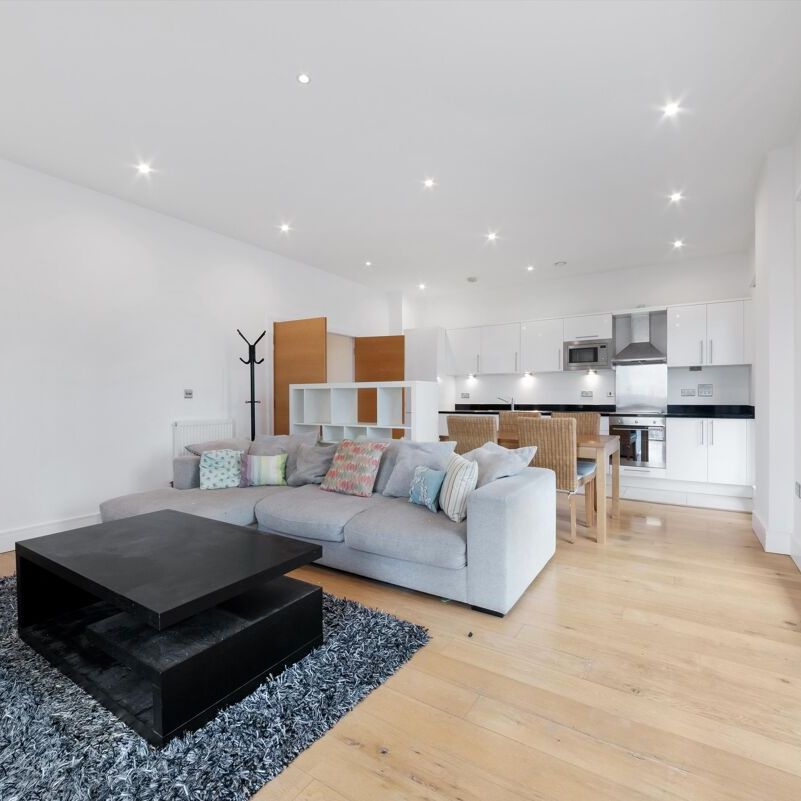 3 bedroom apartment to rent in Indescon Square, E14 - Photo 1