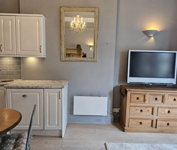 1 Bed Flat, Court Road, SO15 - Photo 3