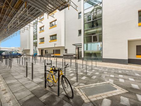 Moderne 2-Zimmerwohnung mit Balkon und Wintergarten - Photo 3