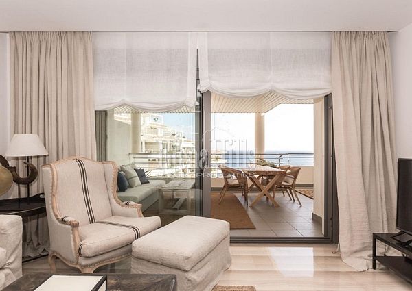 Apartment on the beachfront with jacuzzi in a luxury residential in Mascarat, Altea, Alicante