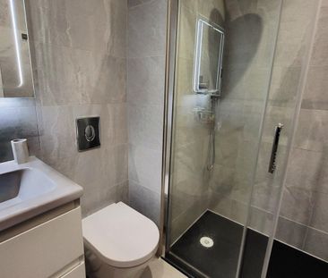 Wellington Road, Enfield - Photo 6