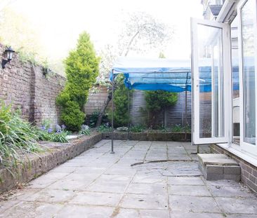 Room in a Shared House, Roehampton Vale, SW15 - Photo 4