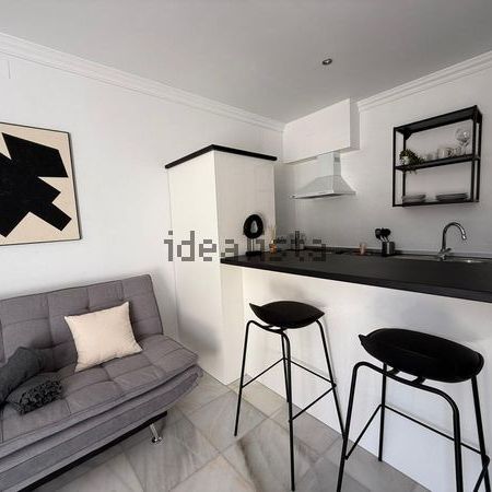 Alquiler de piso en Calle Le Corbousier - Photo 1