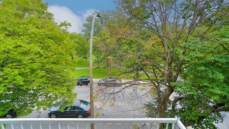 Renovated Apartments for Rent in Vieux-Rosemont – Steps from Masson Street - Photo 5