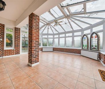 5 bedroom detached house to rent - Photo 4