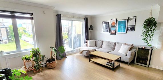 Spacious 4.5 Condo for Rent Near Dix30 & REM - Photo 2