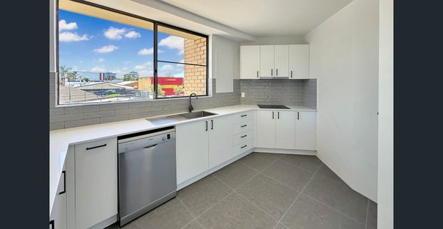Immaculate, Fully Renovated 2-Bedroom Unit in the Heart of the Coffs Harbour CBD - Photo 1