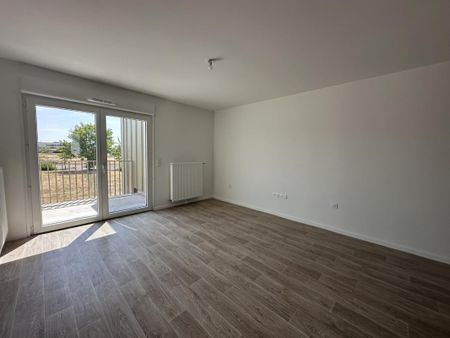 Location Appartement 3 pièces 63m² CHARTRES 28000 - Photo 2