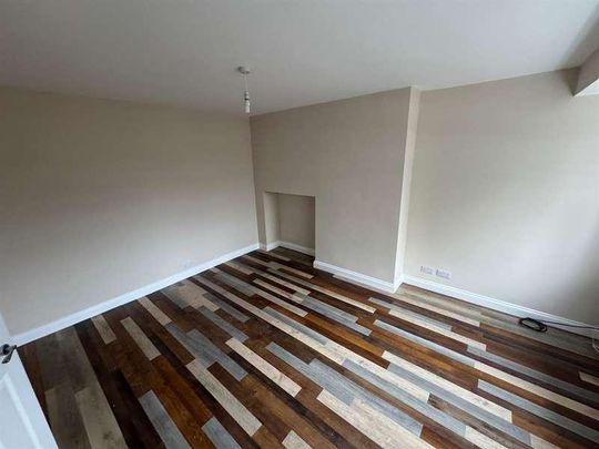 Farndale Green, TS19 - Photo 1