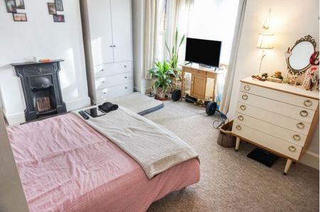 3 Bed Terraced House, Malmesbury Road, SO15 - Photo 3