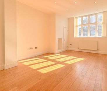 Chimneys Lodge, 27 Forty Hill, Enfield - Photo 5