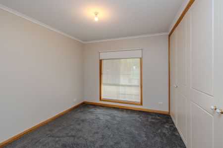 Charming 2 Bedroom Townhouse in a Convenient Location - Photo 5
