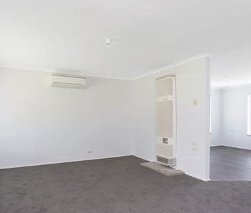Spacious Family Home in a Peaceful West Albury Location - Photo 5