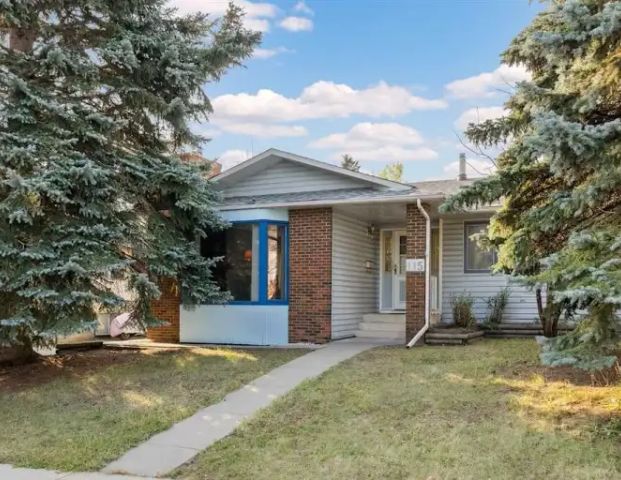 Cozy 3 Bedroom bungalow | 115 Whiteside Road Northeast, Calgary - Photo 1
