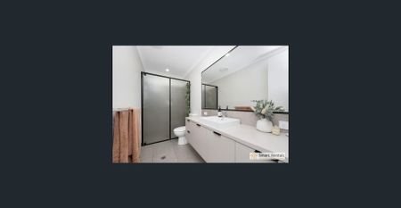 Modern Living + Theatre! - Photo 3