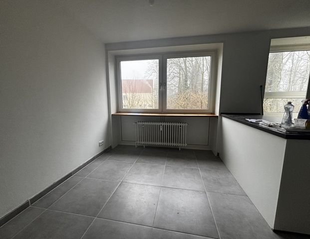 Moderne 4-Zimmer-Wohnung mit schöner Sonnenloggia in Stolzenau! - Photo 1