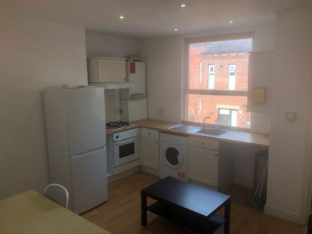 1 bedroom flat to rent - Photo 3