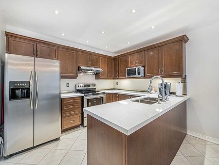 For Lease - 104 William Booth Avenue, Newmarket, Ontario - Photo 5