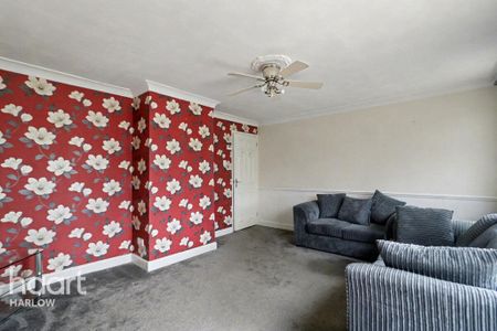 3 bedroom detached house to rent - Photo 2