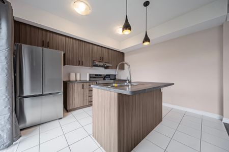 For Lease - 5672 Dorchester Road Unit# 4, Niagara Falls, Ontario - Photo 2