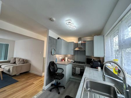 1 bedroom flat to rent - Photo 3