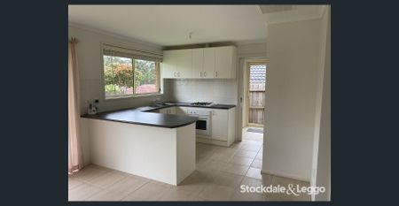 Three bedrooms, two bathrooms! - Photo 3