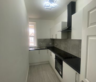 Room in a Shared Flat, Staplehurst Road, SE13 - Photo 3