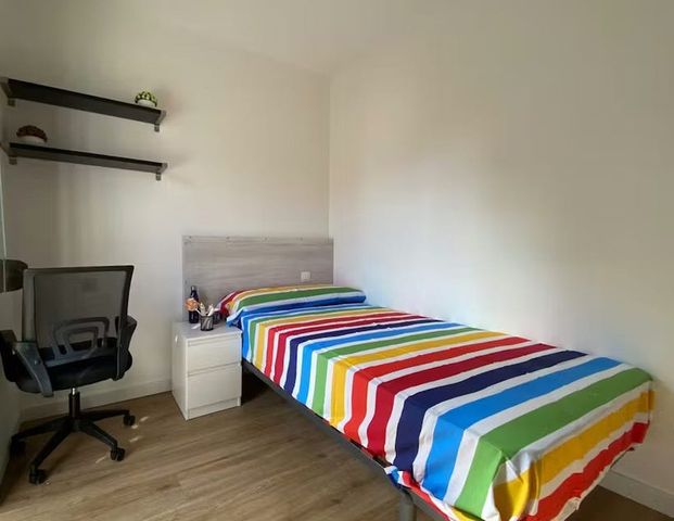 Carrer de Cotonat, L'Hospitalet de Llobregat, Catalonia 08904 - Photo 1