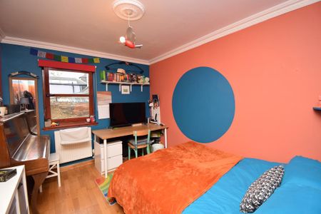 3 bedroom flat to rent - Photo 3