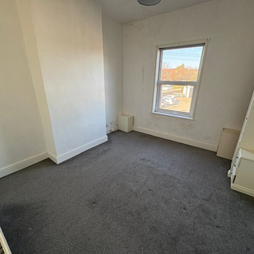 1 bed Flat - To Let - Photo 1