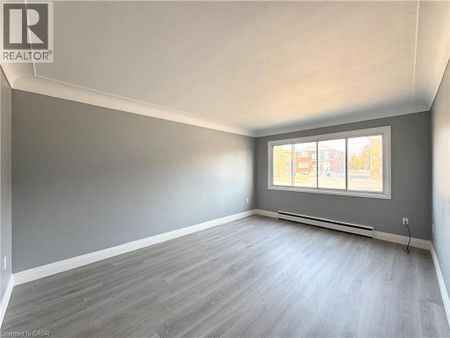 20 RAITAR Avenue Unit# 4, Kitchener, Ontario, N2H6A7 - Photo 2
