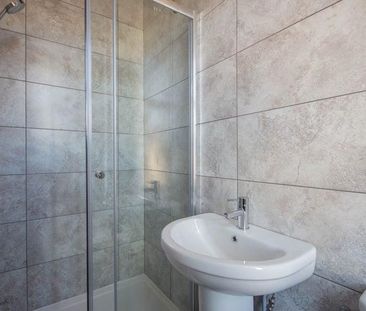 1 bedroom in a house share to rent - Photo 6