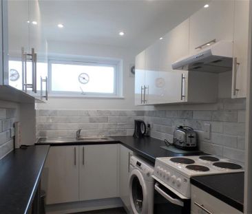 Studio to rent - Photo 6