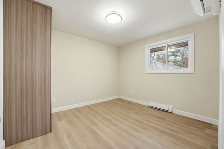 For Lease - 2291 Badger Crescent Unit# A, Parkway Park - Queensway Terrace S and Area, Ontario - Photo 4