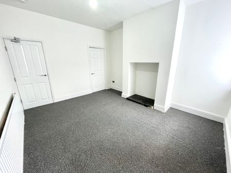 Room 1, 670 City Road, Manor, Sheffield, S2 - Photo 2