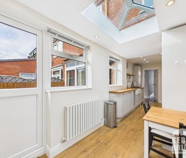 3 bedroom terraced house to rent - Photo 4