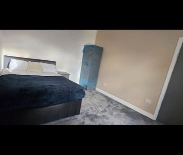 Room in a Shared House, Hob Moor Road, B10 - Photo 4