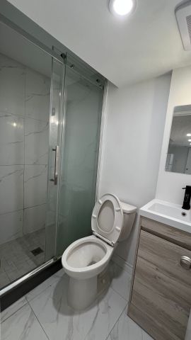 For Lease - 201 Enchanted Hills Crescent Unit# Apartment B, Toronto, Ontario - Photo 2