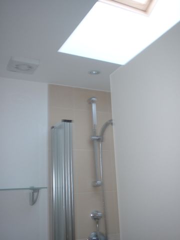 Cracking 2 bed flat with garden to Let in top location in Barnes - Photo 4