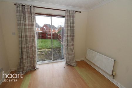 4 bedroom detached house to rent - Photo 3
