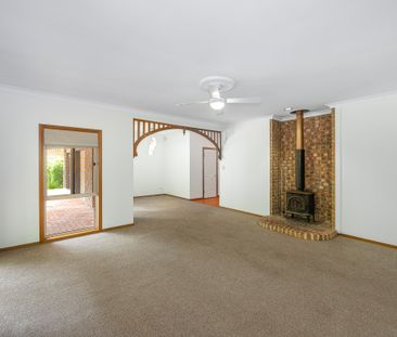 17 Parkview Place, Bridgeman Downs QLD 4035 - House For Rent | Domain - Photo 2