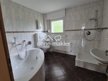 2,5 Raum Oberdahlhausen, Balkon, Parkett, großes Bad: Eckbadewanne, sep. Dusche, Fenster - Foto 5