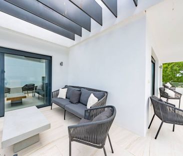 Luxury Villa for rent in San Pedro de Alcántara, Andalusia - Photo 3