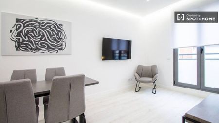 1 room luxury Apartment for rent in Madrid, Spain - Photo 2