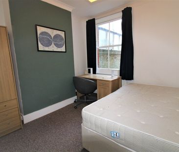 Room in a Shared House, Ashford Road, BN1 - Photo 3